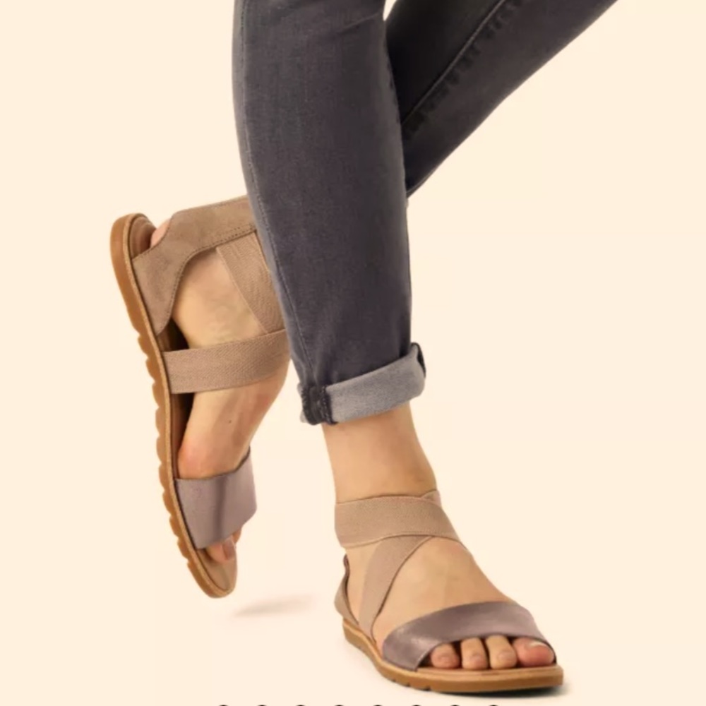 NWOT SOREL Ella Sandal